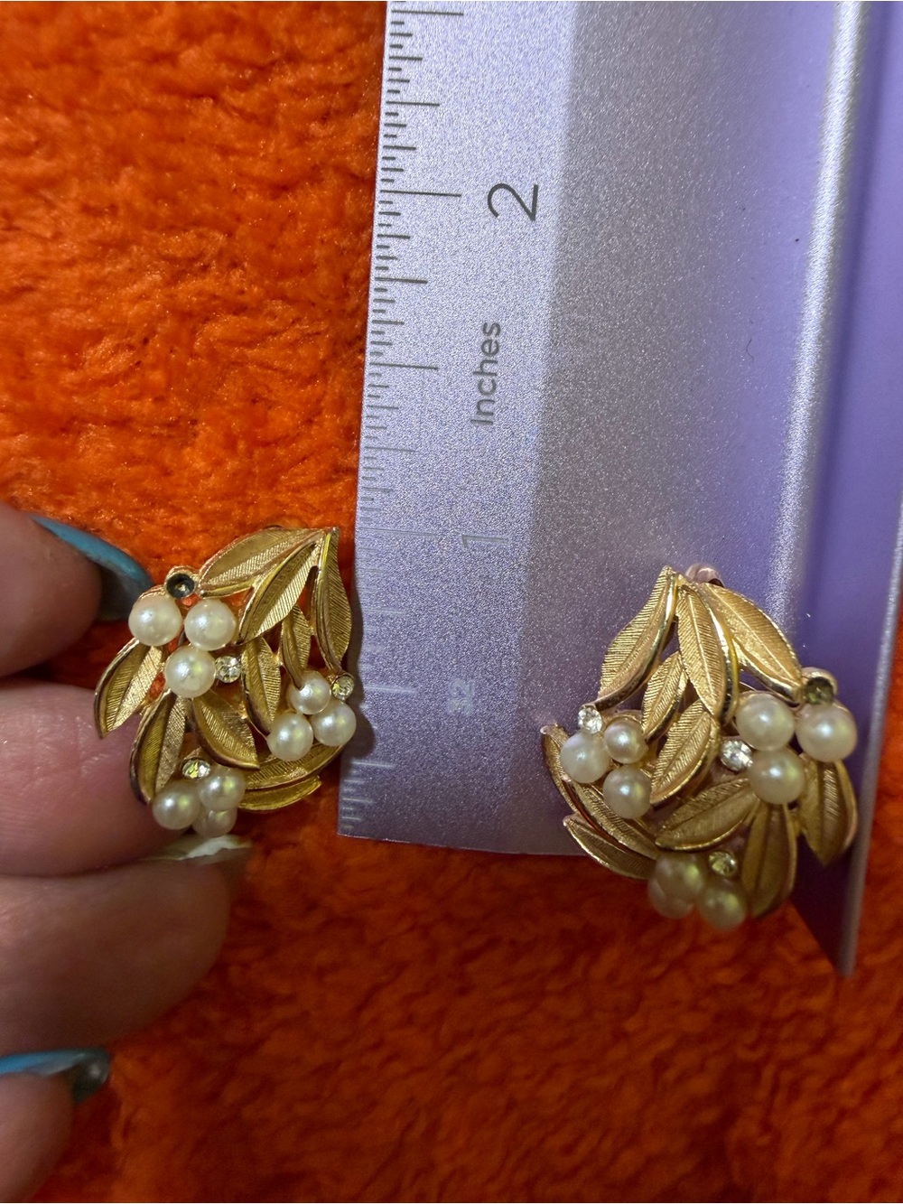 Vintage Trifari Gold Tone Leaf Faux Pearl Rhinestone Clip On Earrings Signed